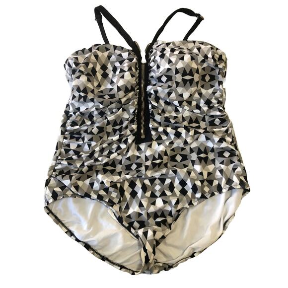 Timothy Snell Always For Me Silver Black Geometric Zipper Lola One Piece Sz 24W